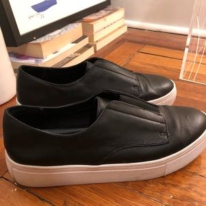 Steve Madden black leather platform slipon sneaker
